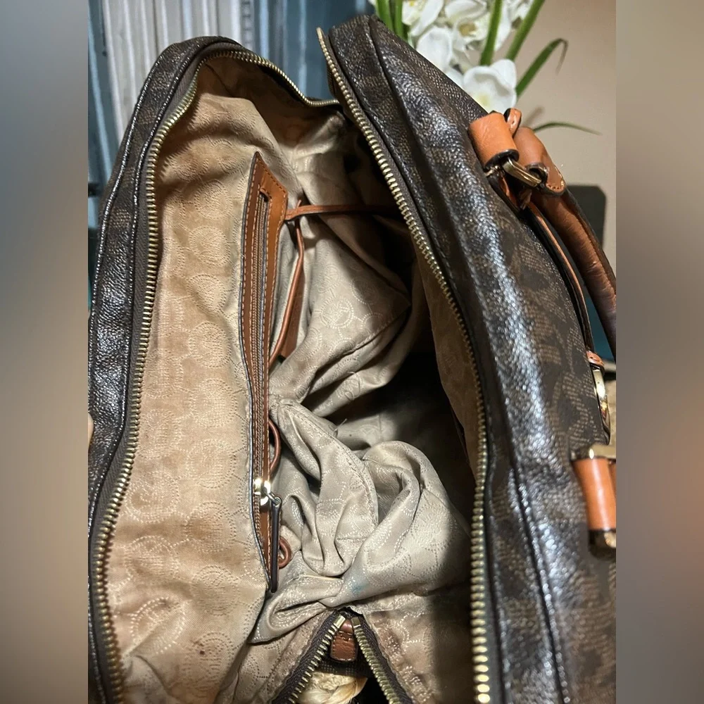 Michael Kors Kirby Satchel - Picture 9 of 12